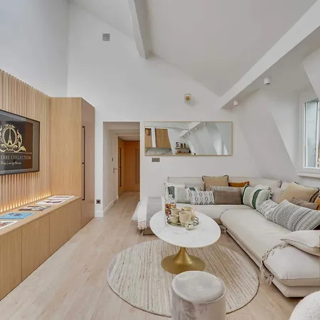 Historical In The Heart Of - 4 *