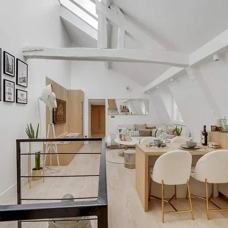 Historical In The Heart Of - 4 דירה