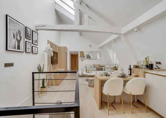 Historical In The Heart Of - 4 Appartement