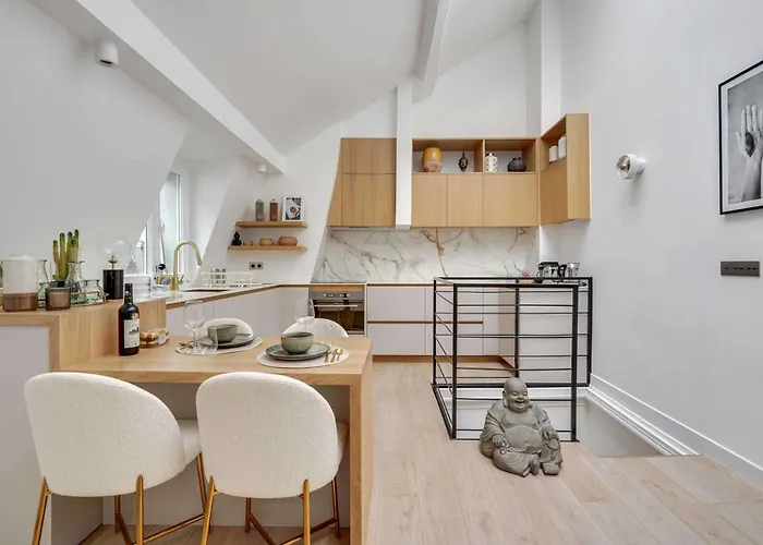 Historical In The Heart Of - 4 * Parijs